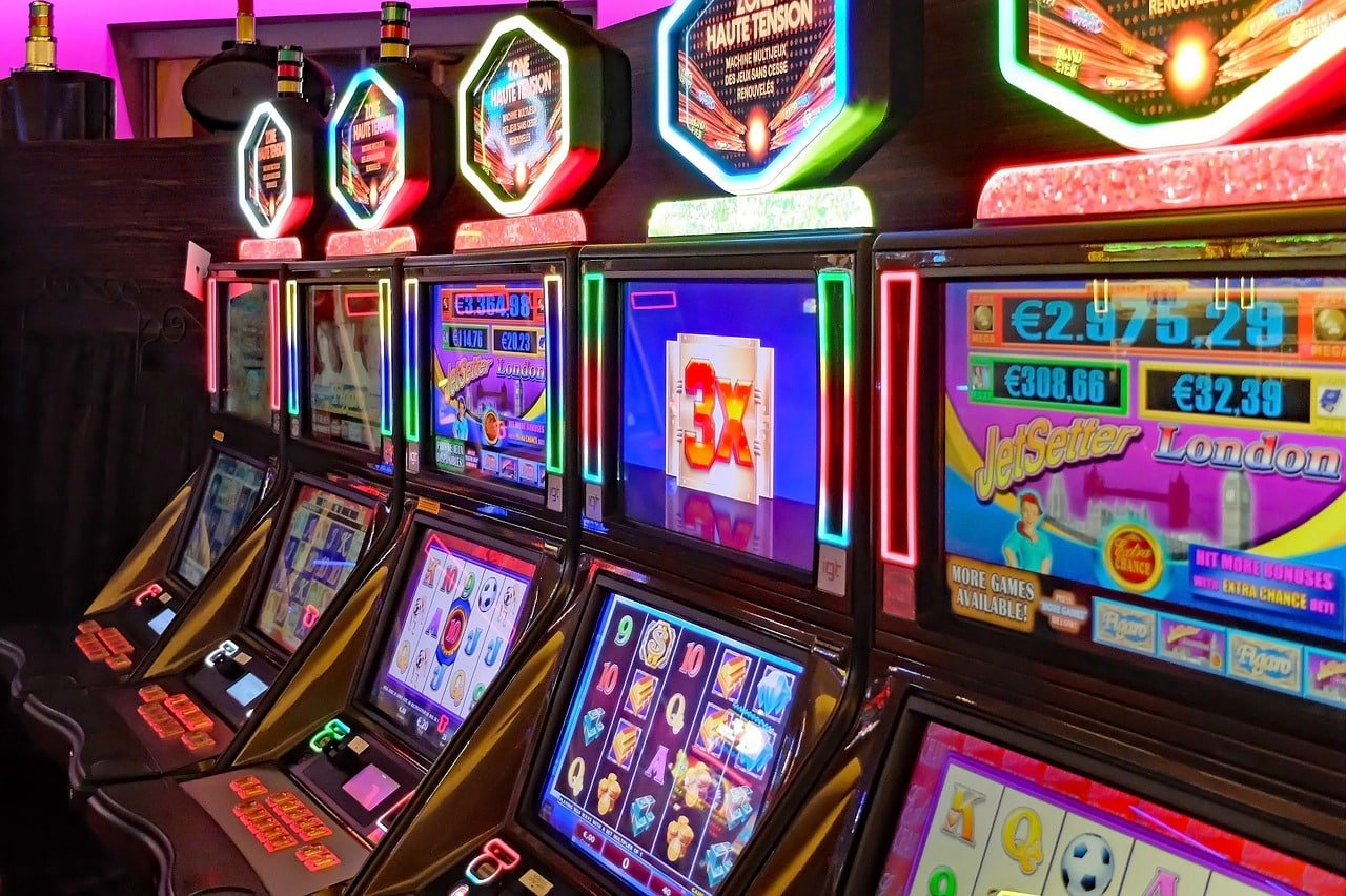 Studio live dealer Capsa Banting hottogel